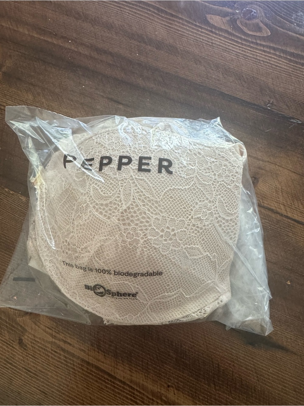 NWT - Pepper Lace Racerback Push-Up Bra - Cream
Brand new with tags - Picture 13 of 14